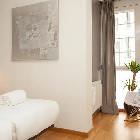 Rent Aparments Diagonal-aribau Apartment